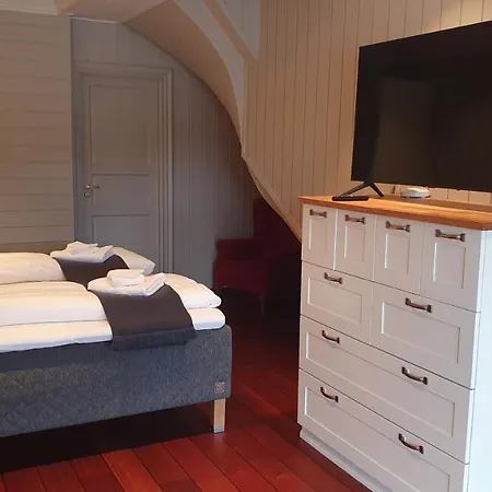 Oleanna * Lysekloster